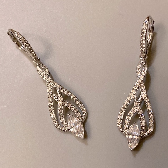 Jewelry - Silver Fashion Elegant Earrings with Cubic Zirconium